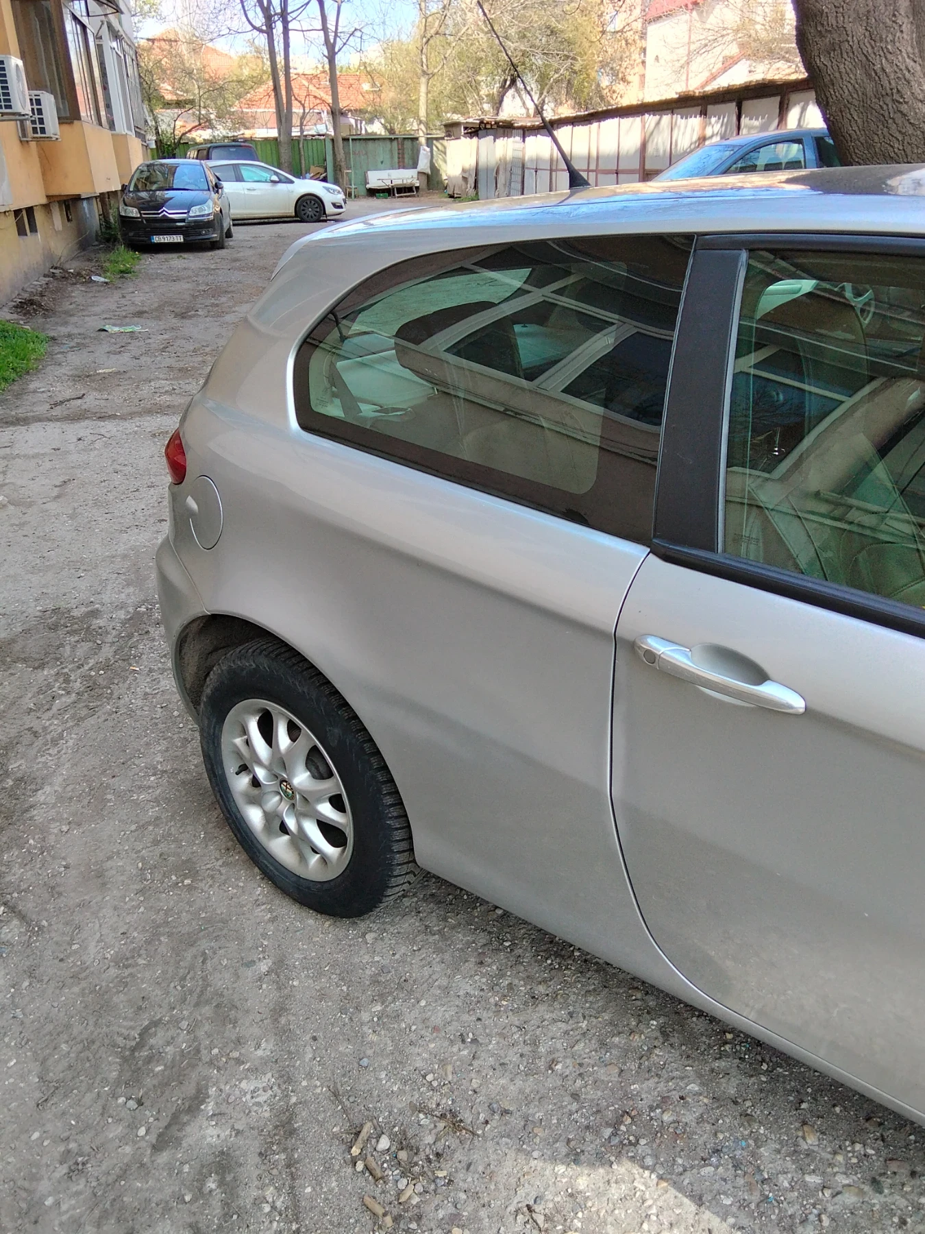 Alfa Romeo 147, снимка 2 - Автомобили и джипове - 54175612