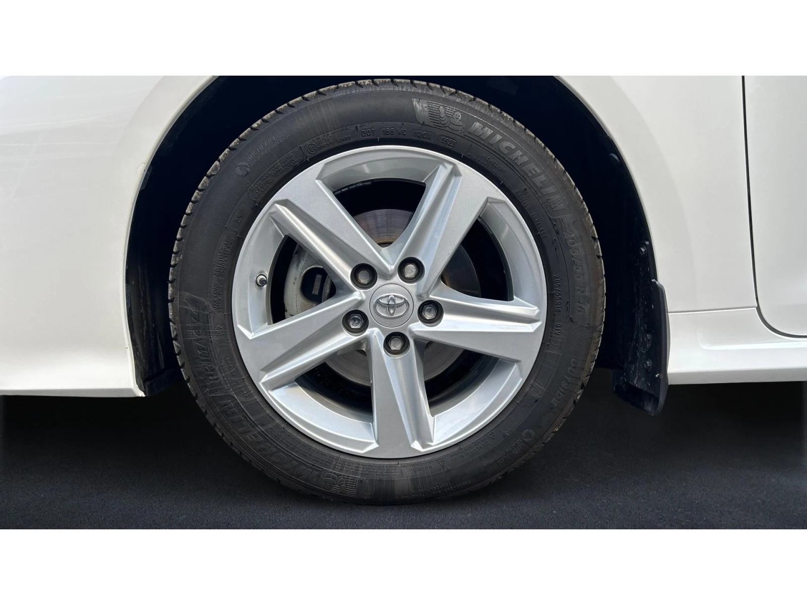 Toyota Corolla Месечна вноска от 240  , снимка 16 - Автомобили и джипове - 54235979