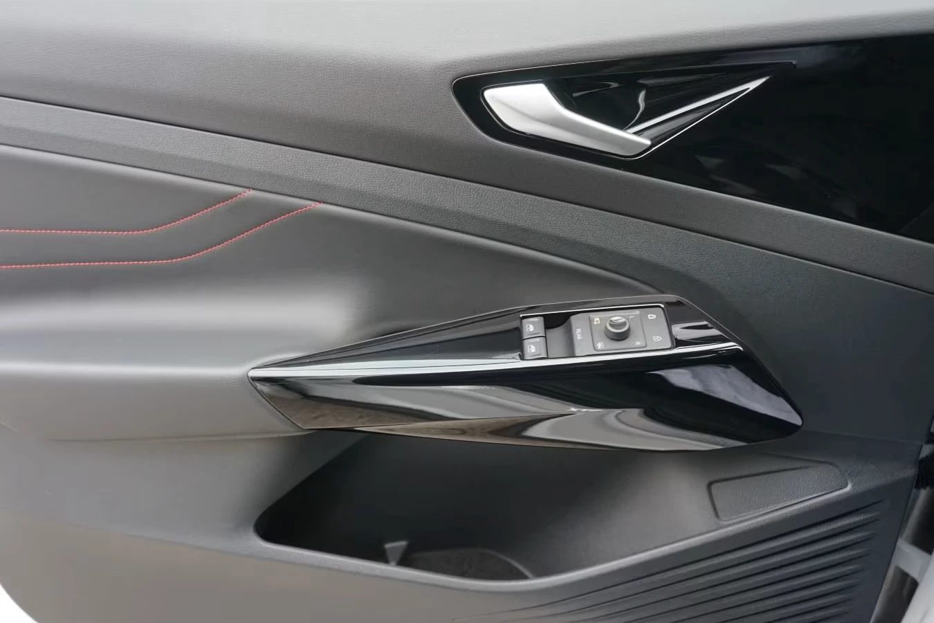 VW ID.5 GTX* 4X4* IQ MATRIX LIGHTS* KEYLESS GO* ACC* , снимка 8 - Автомобили и джипове - 54258175