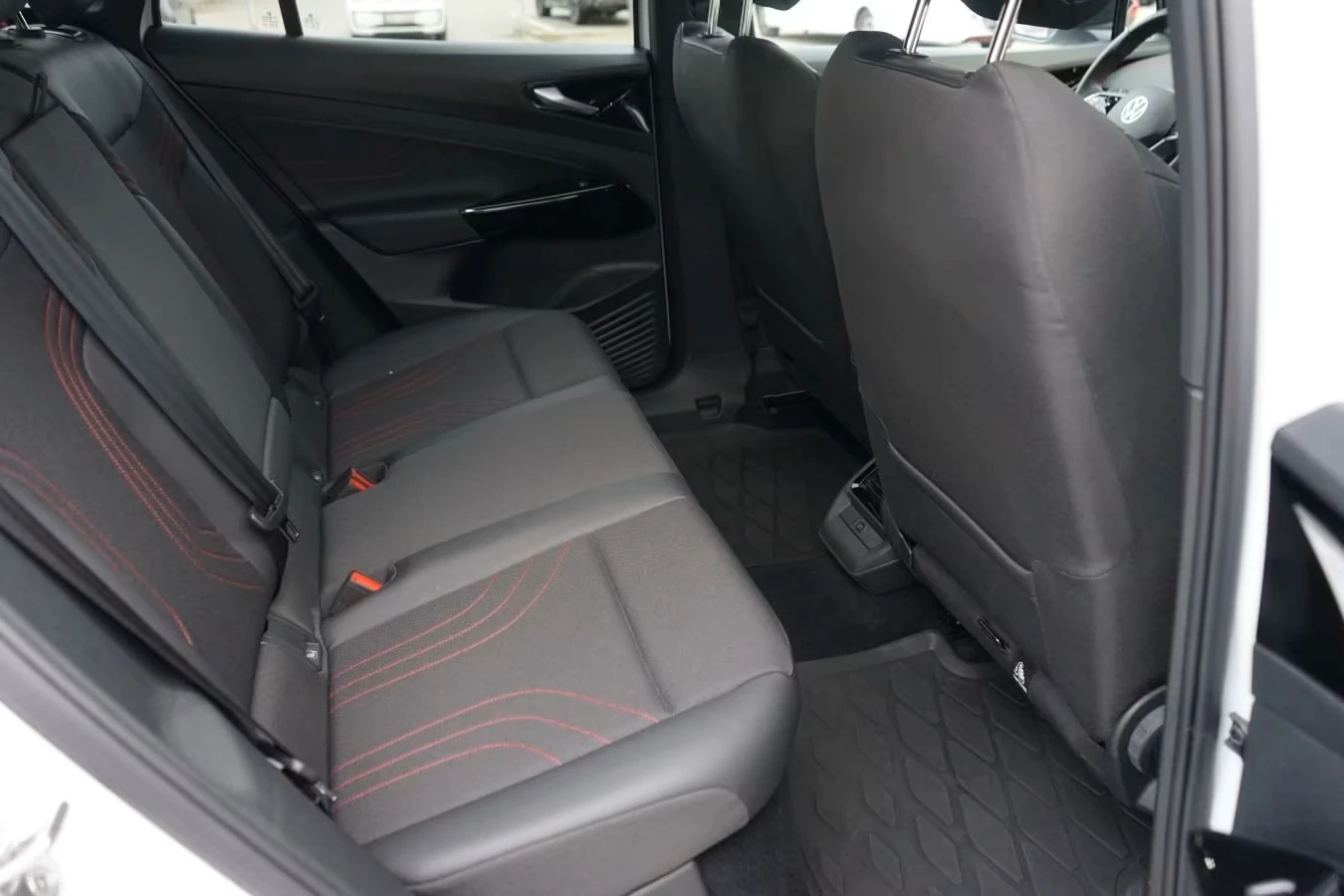 VW ID.5 GTX* 4X4* IQ MATRIX LIGHTS* KEYLESS GO* ACC* , снимка 10 - Автомобили и джипове - 54258175