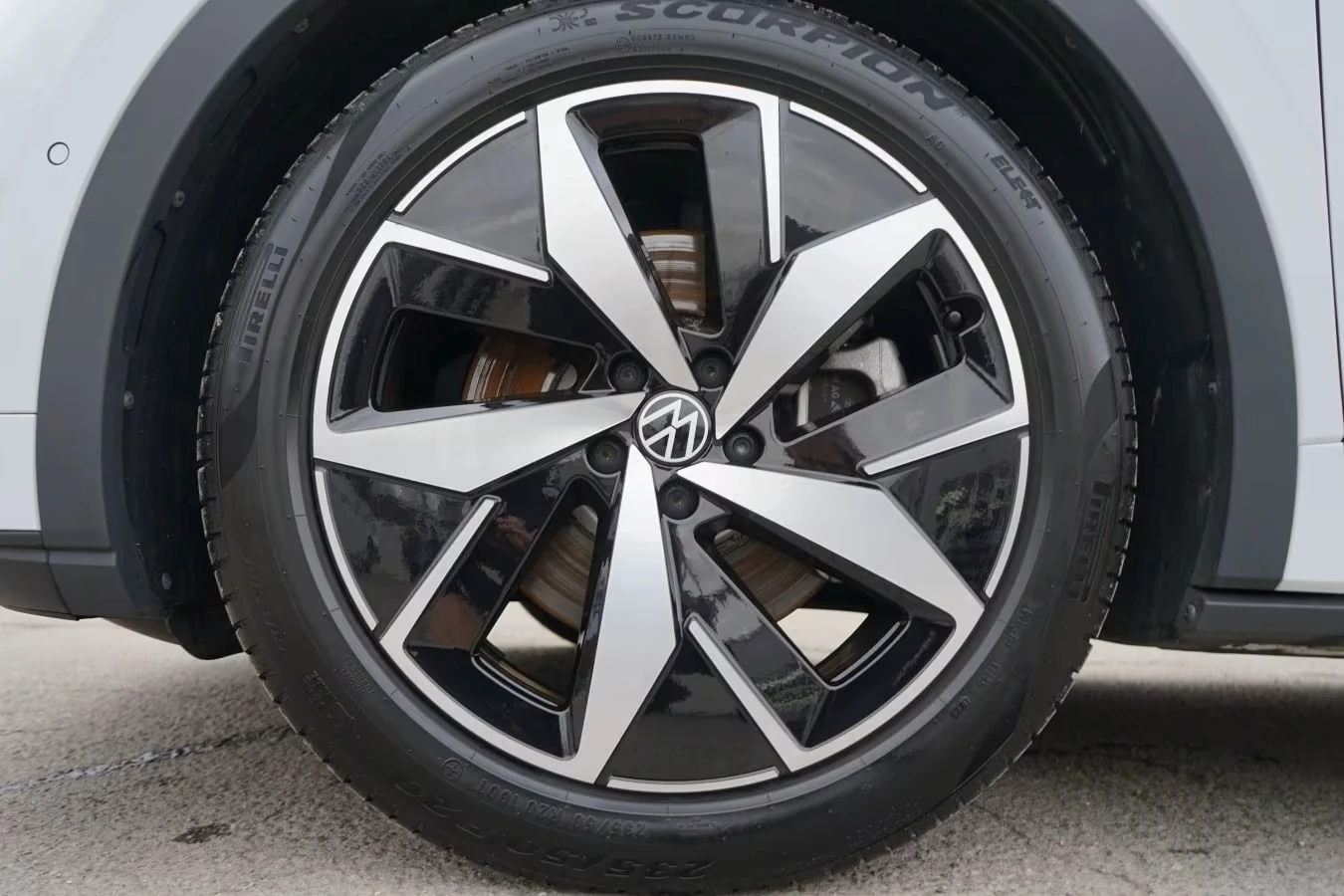 VW ID.5 GTX* 4X4* IQ MATRIX LIGHTS* KEYLESS GO* ACC* , снимка 5 - Автомобили и джипове - 54258175