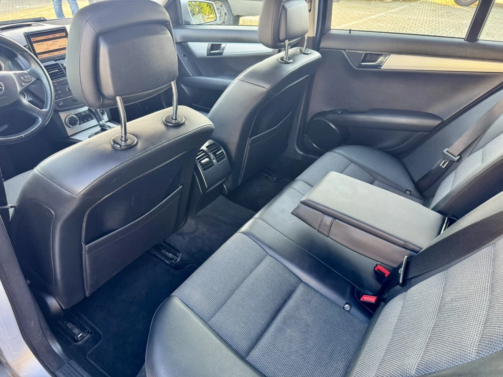Mercedes-Benz C 220 CDI Avantgarde 170 к.с. Автомат | 2009 г. | , снимка 13 - Автомобили и джипове - 54773810