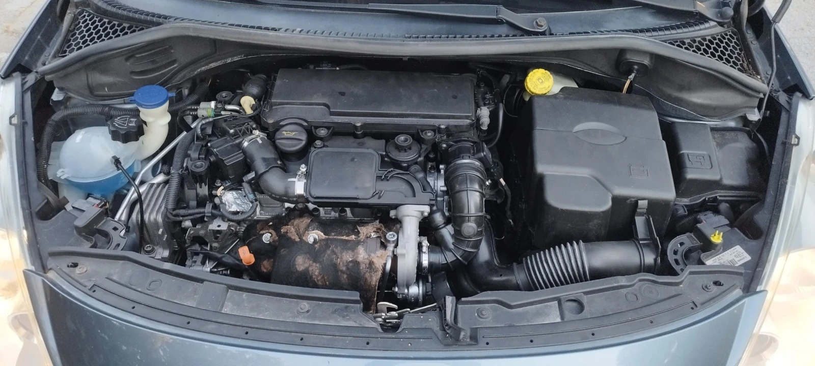 Peugeot 207, снимка 15 - Автомобили и джипове - 54999527