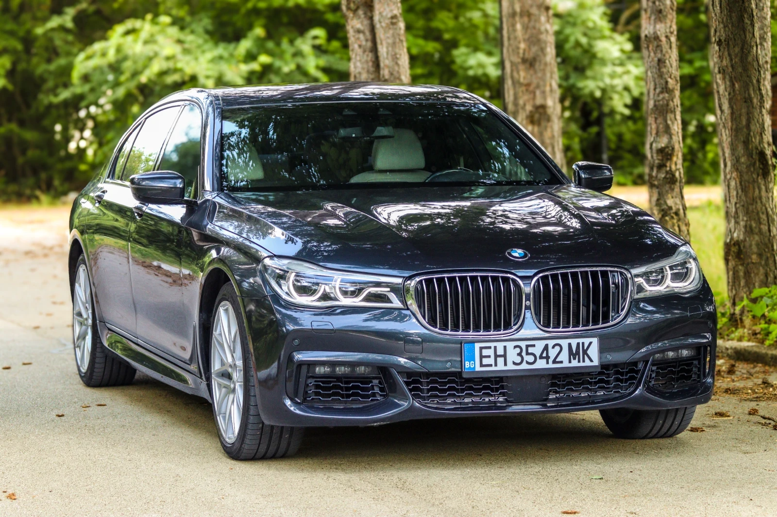 BMW 750 M Sport Individual Executive Lounge - Full Options, снимка 2 - Автомобили и джипове - 55010944
