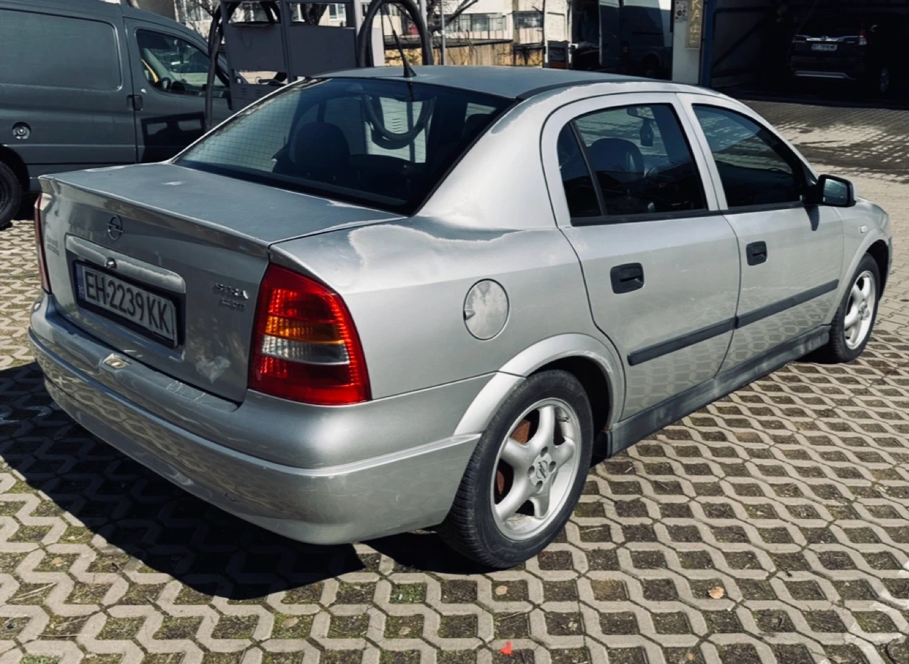Opel Astra Седан, снимка 2 - Автомобили и джипове - 55389047