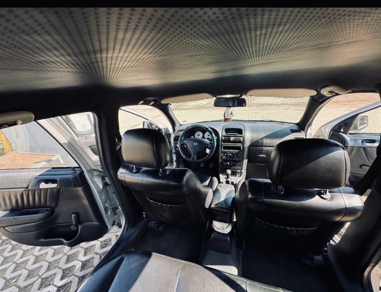 Opel Astra Седан, снимка 7 - Автомобили и джипове - 55389047