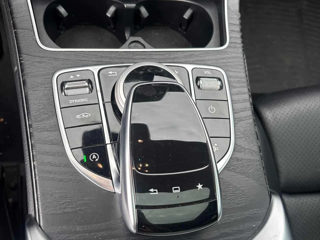 Mercedes-Benz C 300 * АВТОКРЕДИТ БЕЗ ПЪРВОНАЧАЛНА ВНОСКА* , снимка 16 - Автомобили и джипове - 55713443