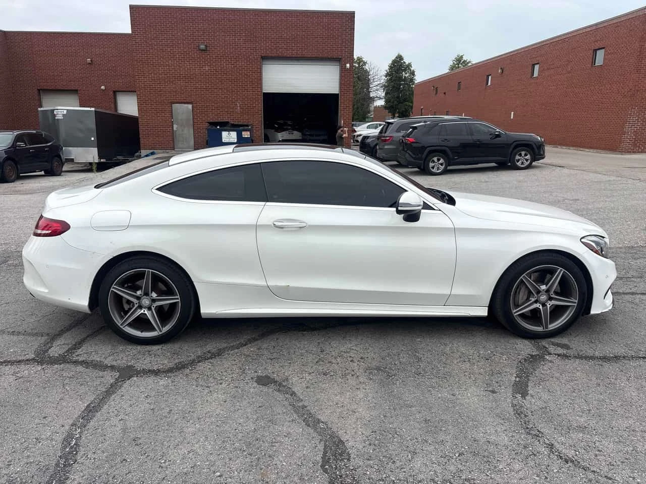 Mercedes-Benz C 300 * АВТОКРЕДИТ БЕЗ ПЪРВОНАЧАЛНА ВНОСКА* , снимка 3 - Автомобили и джипове - 55713443
