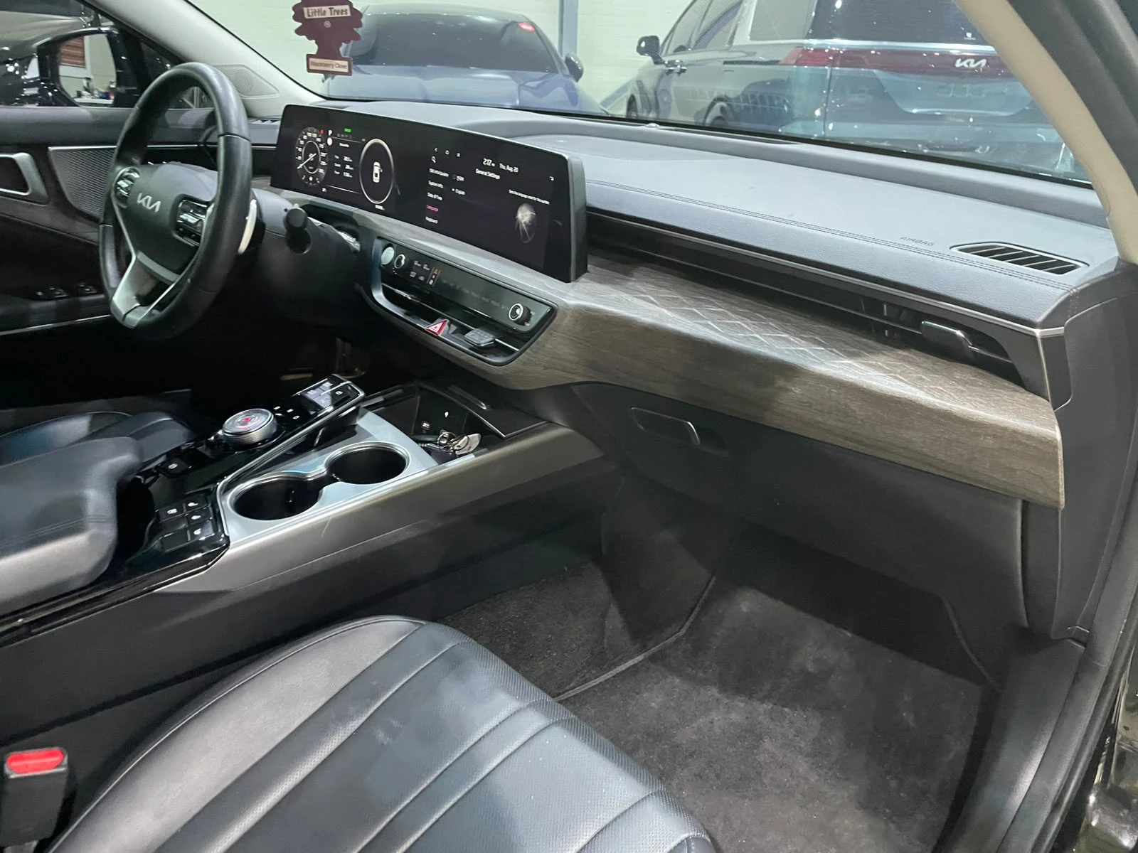 Kia K8 3.5 LPG ! 2WD ! Trendy !, снимка 10 - Автомобили и джипове - 55926106