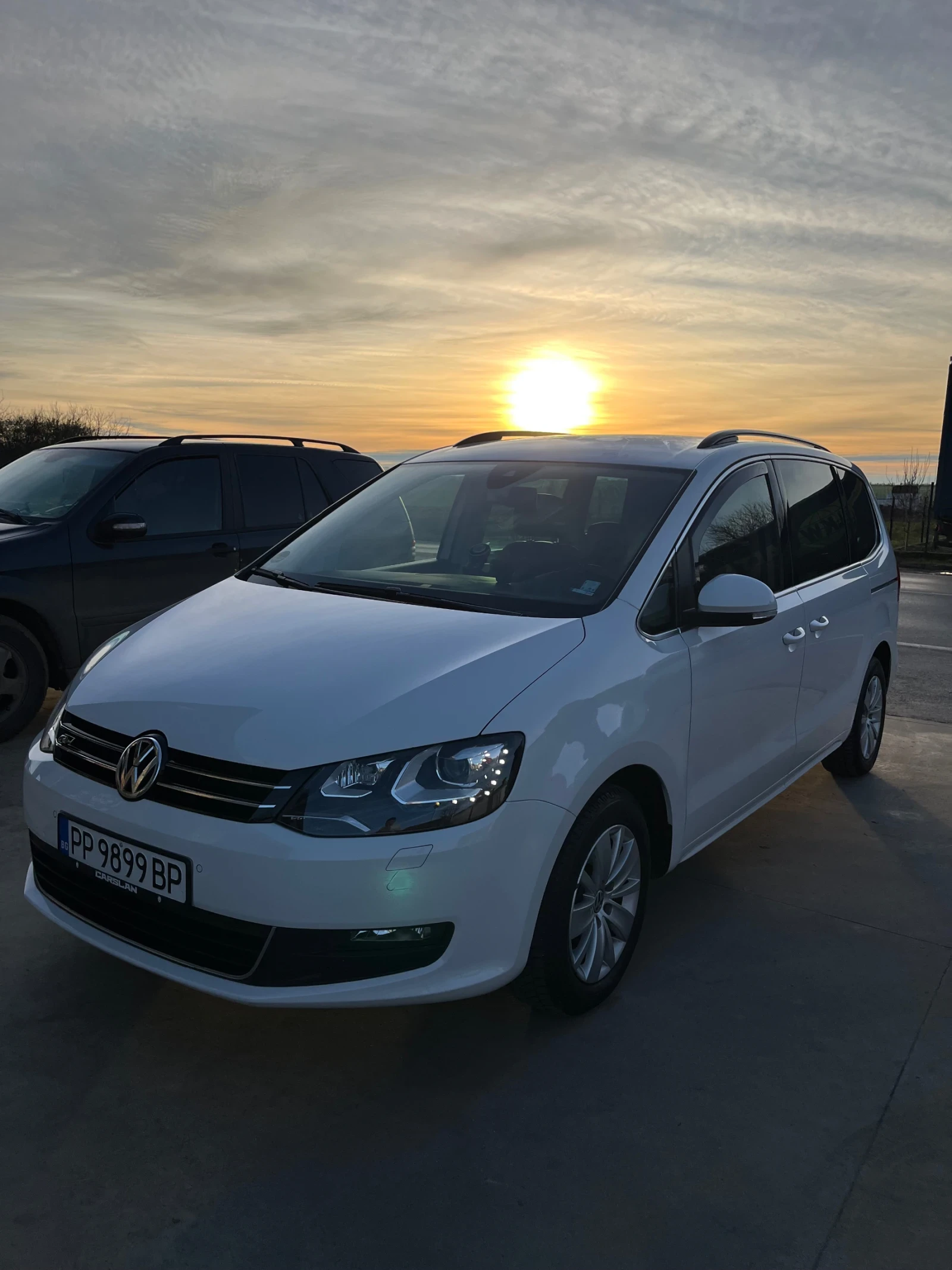 VW Sharan Уникално запазена!!!, снимка 2 - Автомобили и джипове - 56297882