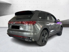 VW Touareg 3.0TDI* 4M* R-LINE* PANO* MEMORY* DISTR* HEAD-UP* , снимка 3