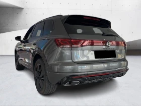 VW Touareg 3.0TDI* 4M* R-LINE* PANO* MEMORY* DISTR* HEAD-UP* , снимка 4