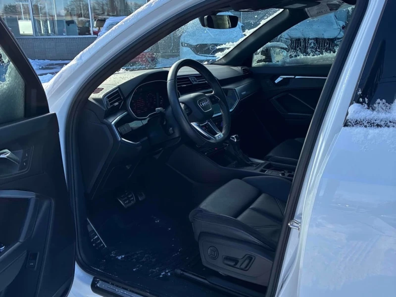 Audi Q3 * Progressiv * CARFAX * ЦЕНА ДО БГ, снимка 7 - Автомобили и джипове - 53214386