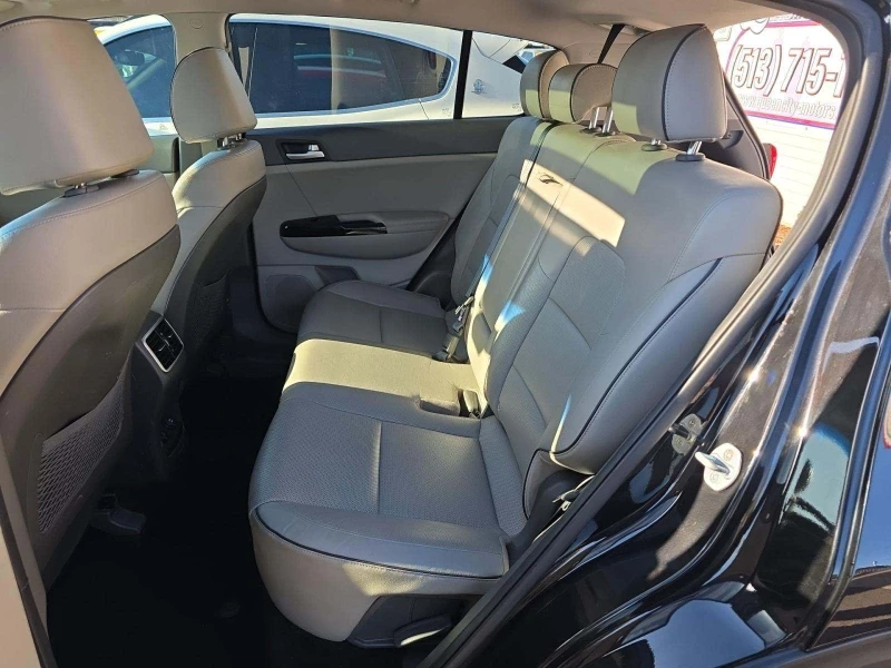 Kia Sportage, снимка 13 - Автомобили и джипове - 53234300