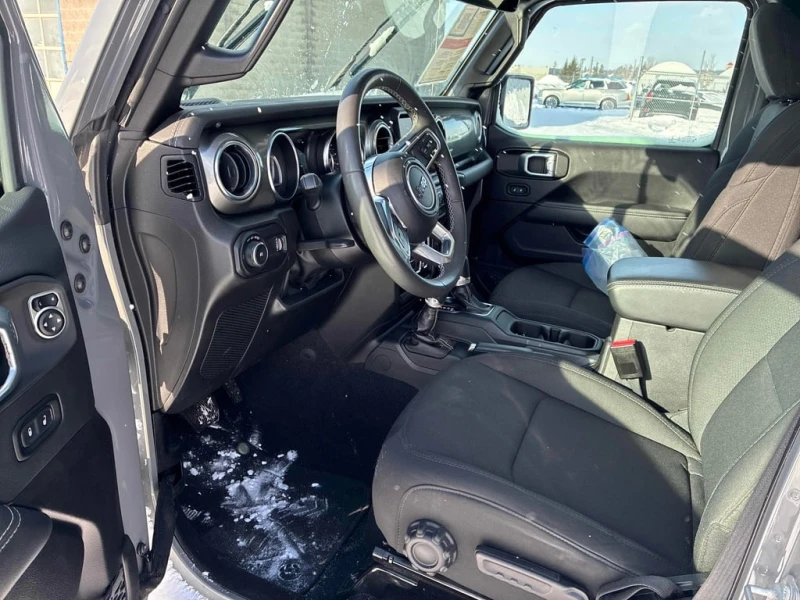 Jeep Wrangler * Sahara * CARFAX * Подгреви * Keyless, снимка 5 - Автомобили и джипове - 53456579