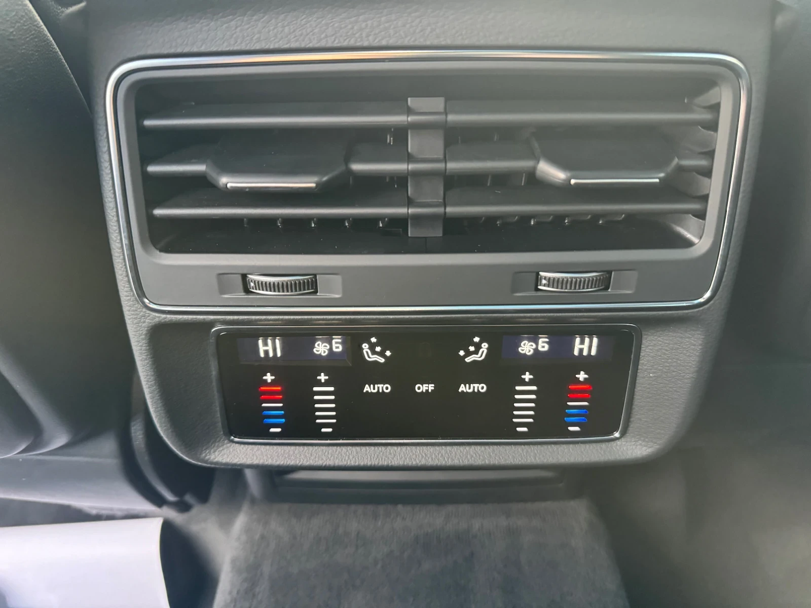 Audi Q8 5.0 TDI 3Х S-LINE HYBRID - изображение 8