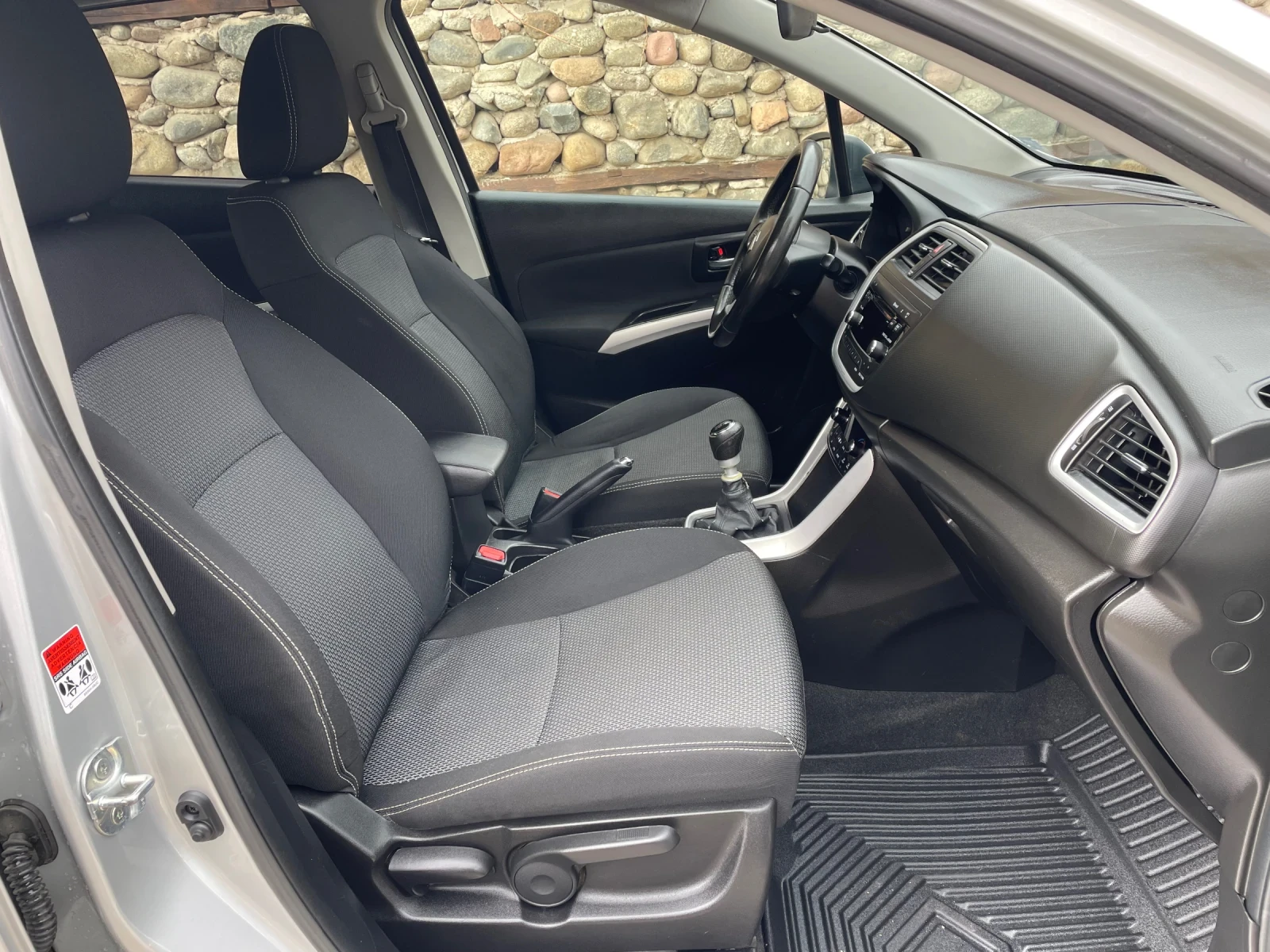 Suzuki SX4 S-Cross, снимка 12 - Автомобили и джипове - 54237113