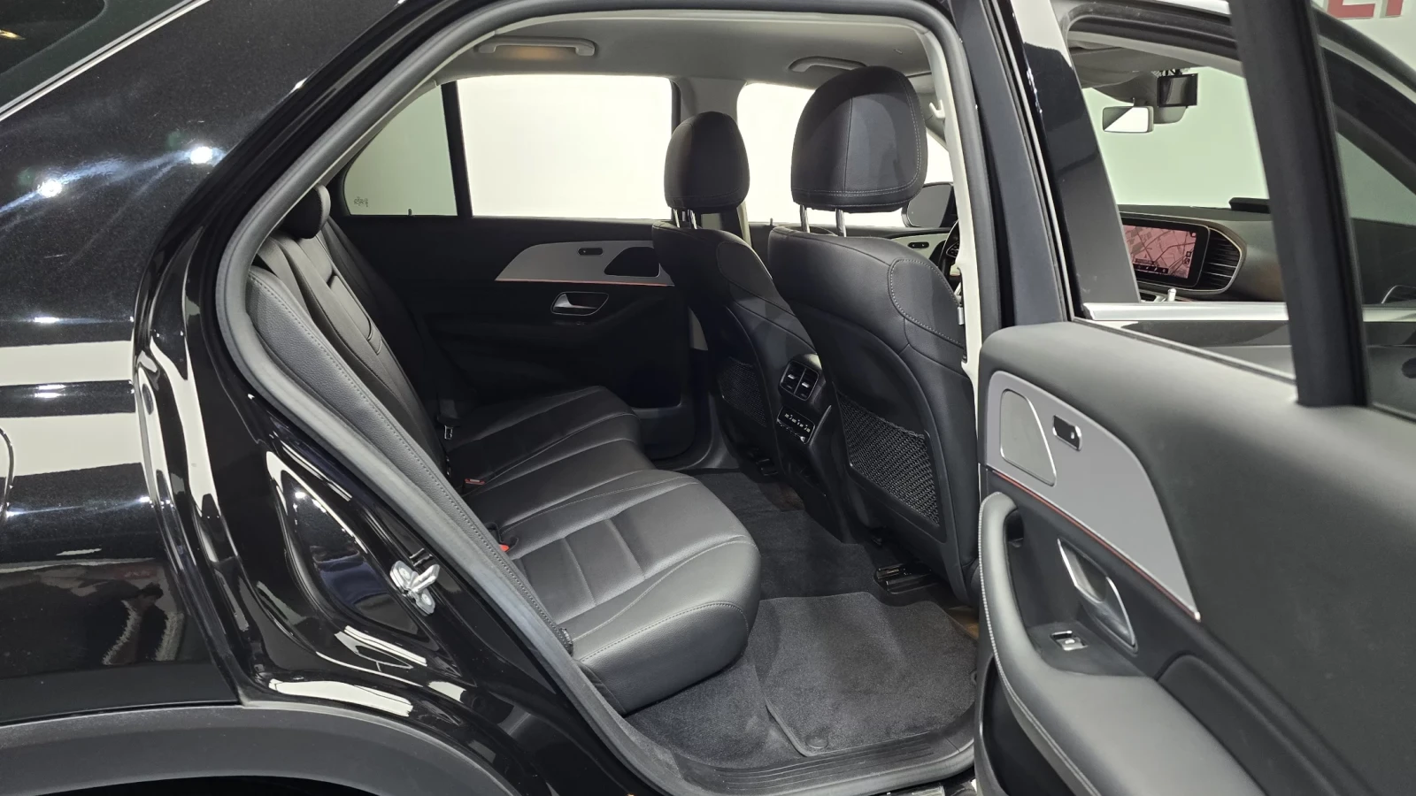 Mercedes-Benz GLE 300 9G TRONIK* AIRMATIC* KEYLESS* AMBIENT* КРАЙНА ЦЕНА, снимка 14 - Автомобили и джипове - 54243783