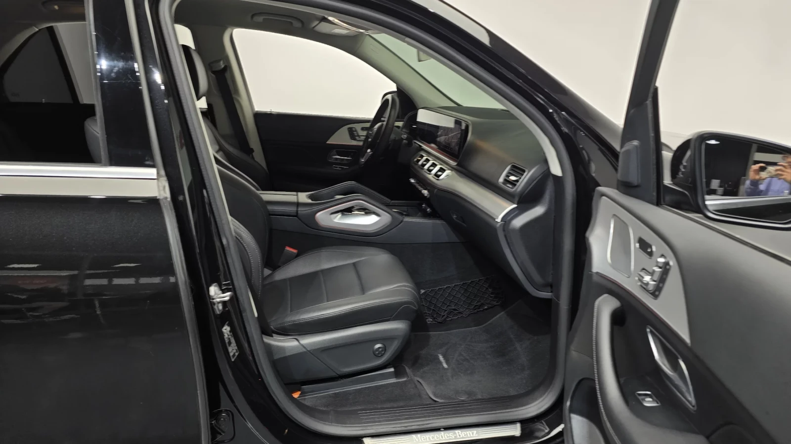 Mercedes-Benz GLE 300 9G TRONIK* AIRMATIC* KEYLESS* AMBIENT* КРАЙНА ЦЕНА, снимка 13 - Автомобили и джипове - 54243783