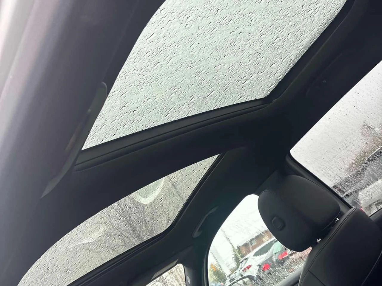 Mercedes-Benz GLB  250 / DISTRONIC / CAMERA , снимка 15 - Автомобили и джипове - 54748978