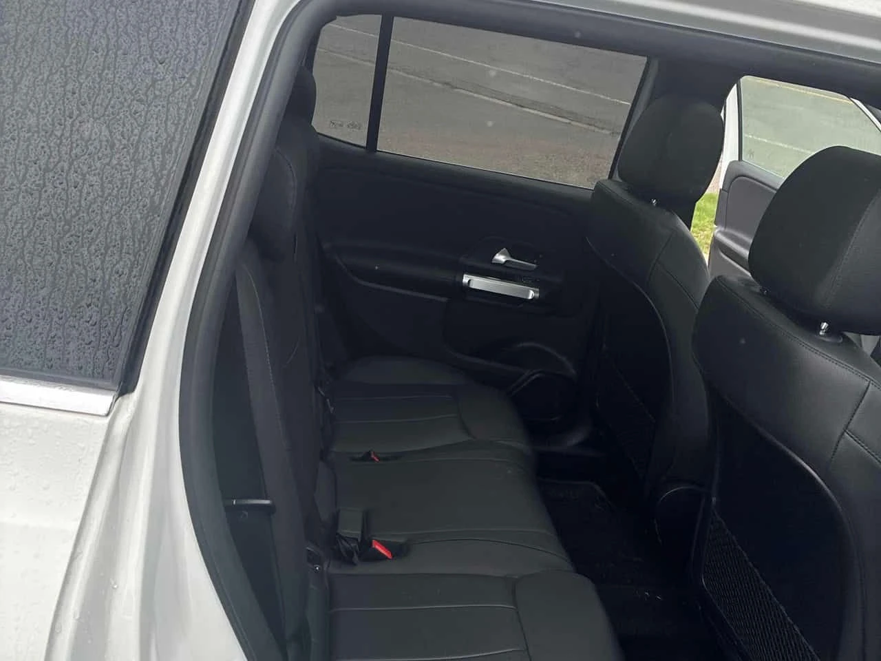 Mercedes-Benz GLB  250 / DISTRONIC / CAMERA , снимка 17 - Автомобили и джипове - 54748978