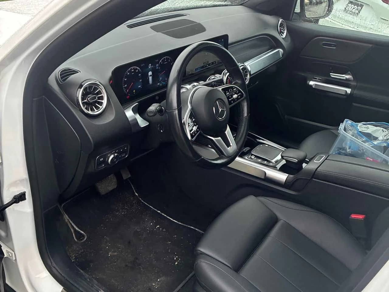 Mercedes-Benz GLB  250 / DISTRONIC / CAMERA , снимка 5 - Автомобили и джипове - 54748978