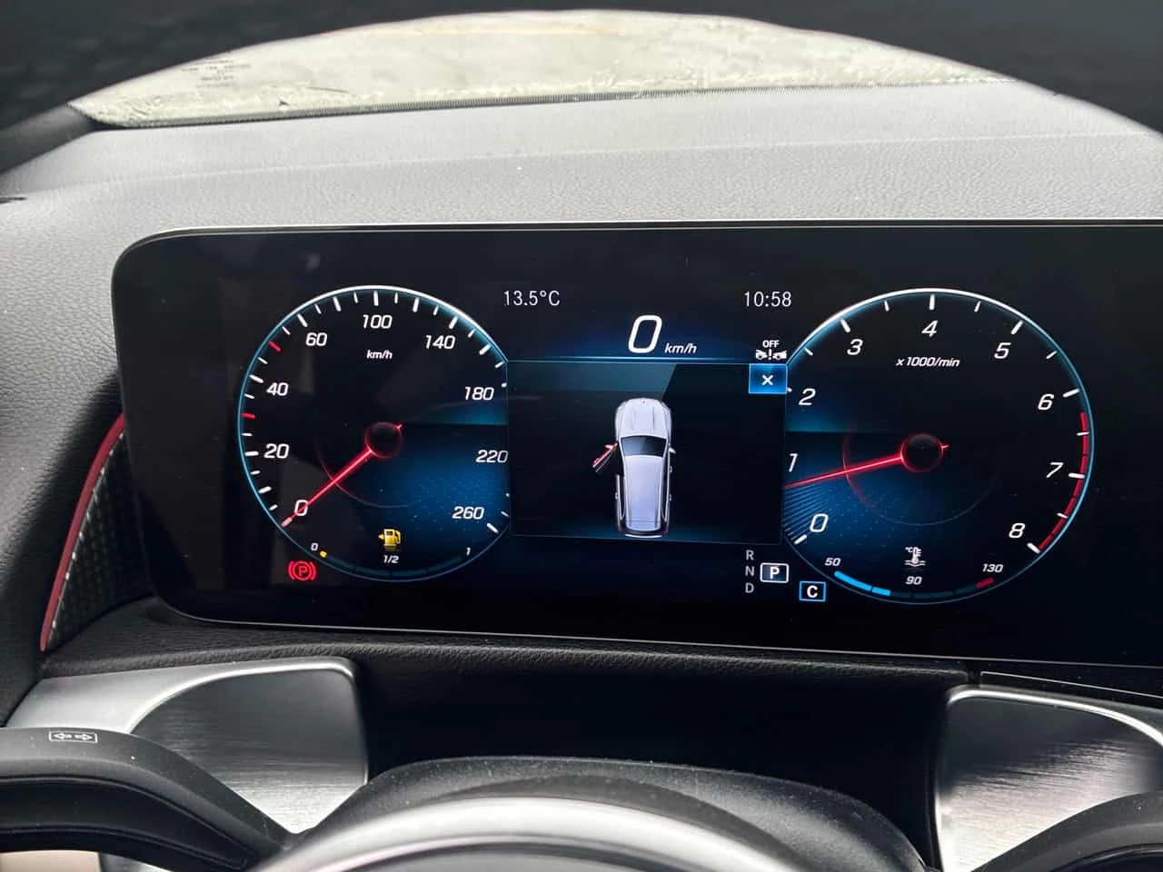 Mercedes-Benz GLB  250 / DISTRONIC / CAMERA , снимка 8 - Автомобили и джипове - 54748978