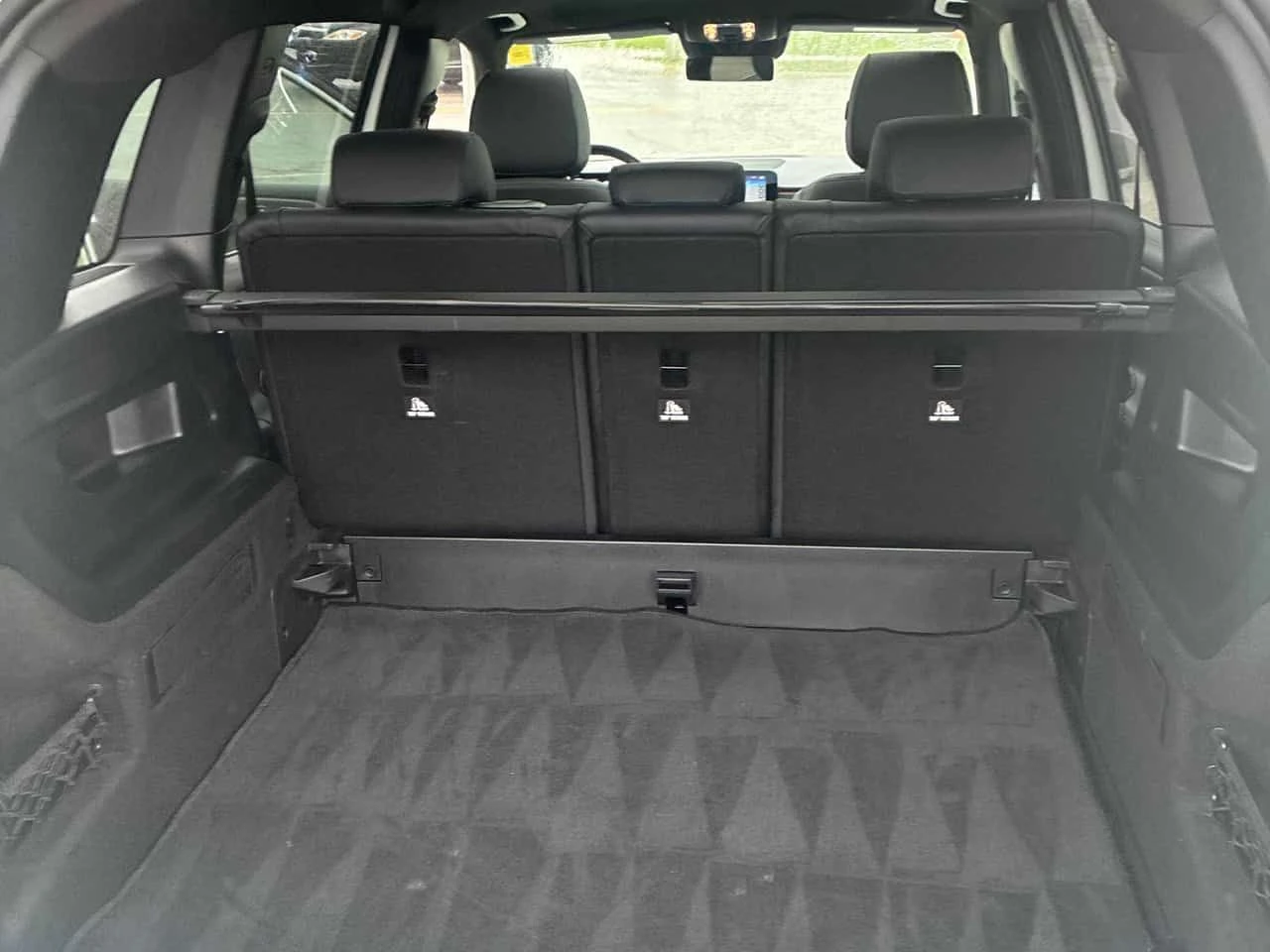 Mercedes-Benz GLB  250 / DISTRONIC / CAMERA , снимка 16 - Автомобили и джипове - 54748978