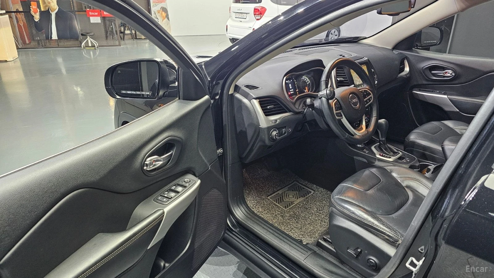 Jeep Cherokee 2.4* Longitude High* AWD* ПОДГРЕВ* КАМЕРА* ШИБИДАХ, снимка 9 - Автомобили и джипове - 55485090
