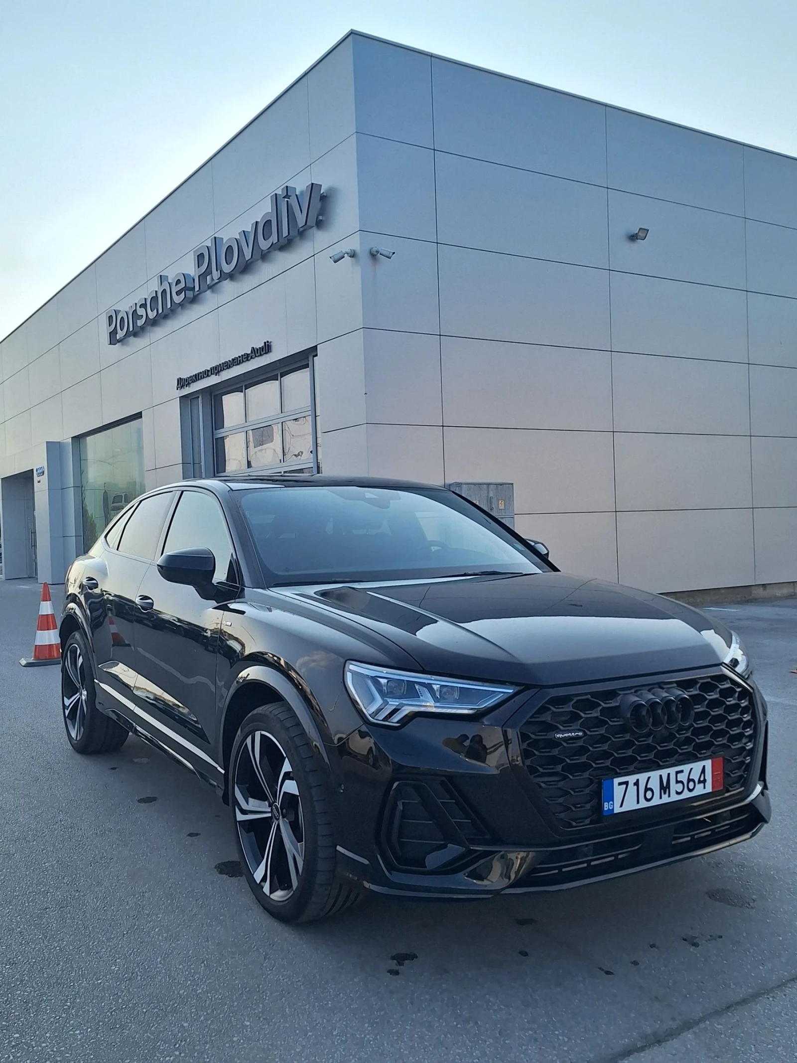 Audi Q3 Sportback 2.0 TFSI QUATTRO S LINE/360/BLACK EDITION 