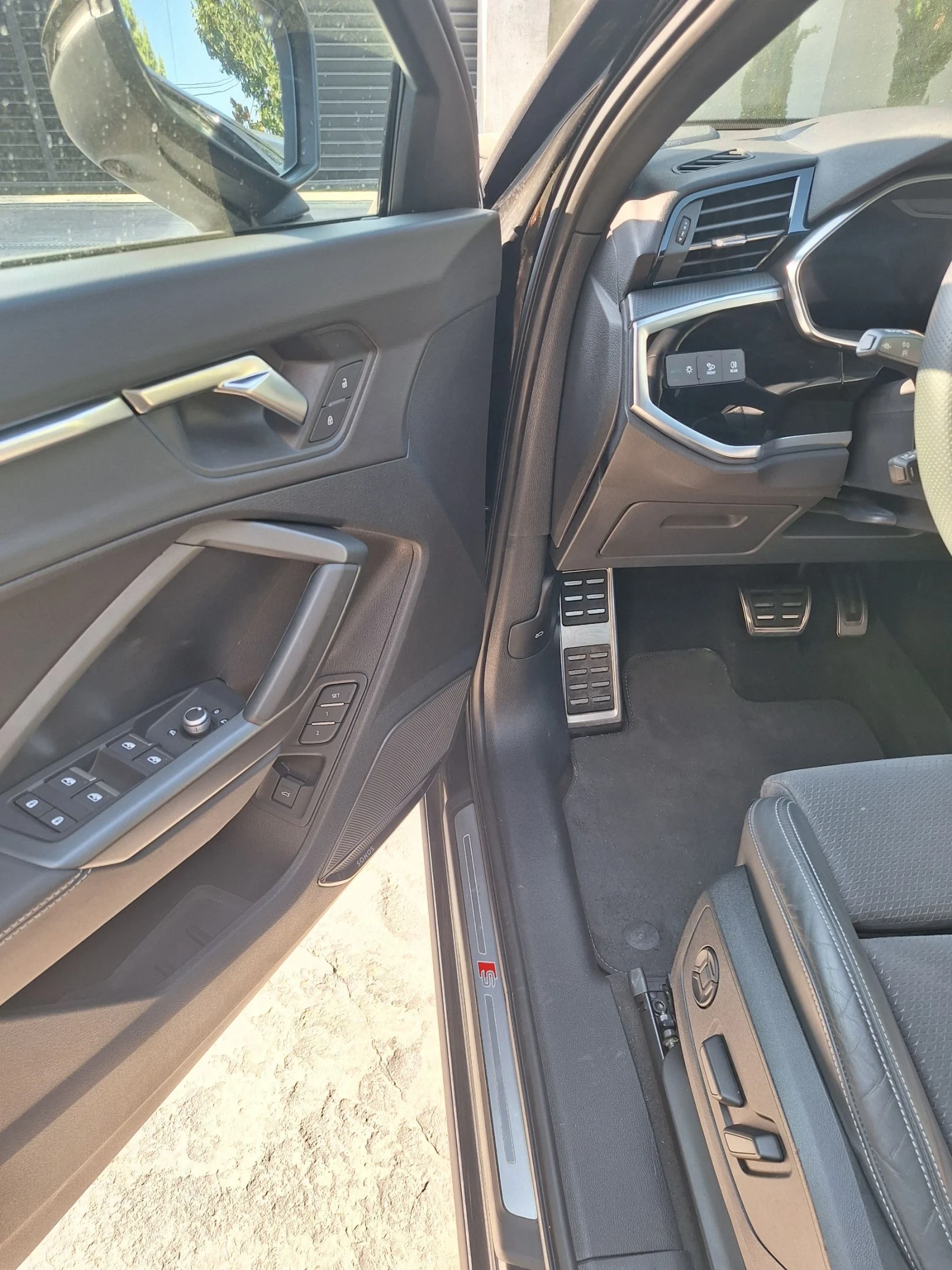 Audi Q3 Sportback 2.0 TFSI QUATTRO S LINE/360/BLACK EDITION , снимка 15 - Автомобили и джипове - 55502774