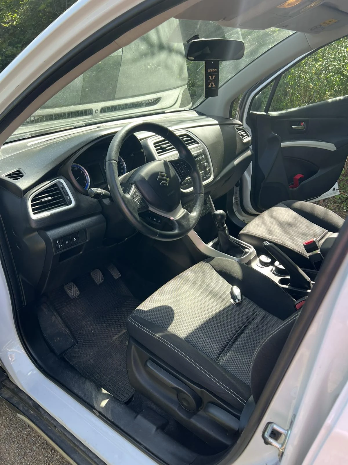 Suzuki SX4 S-Cross, снимка 3 - Автомобили и джипове - 55505478