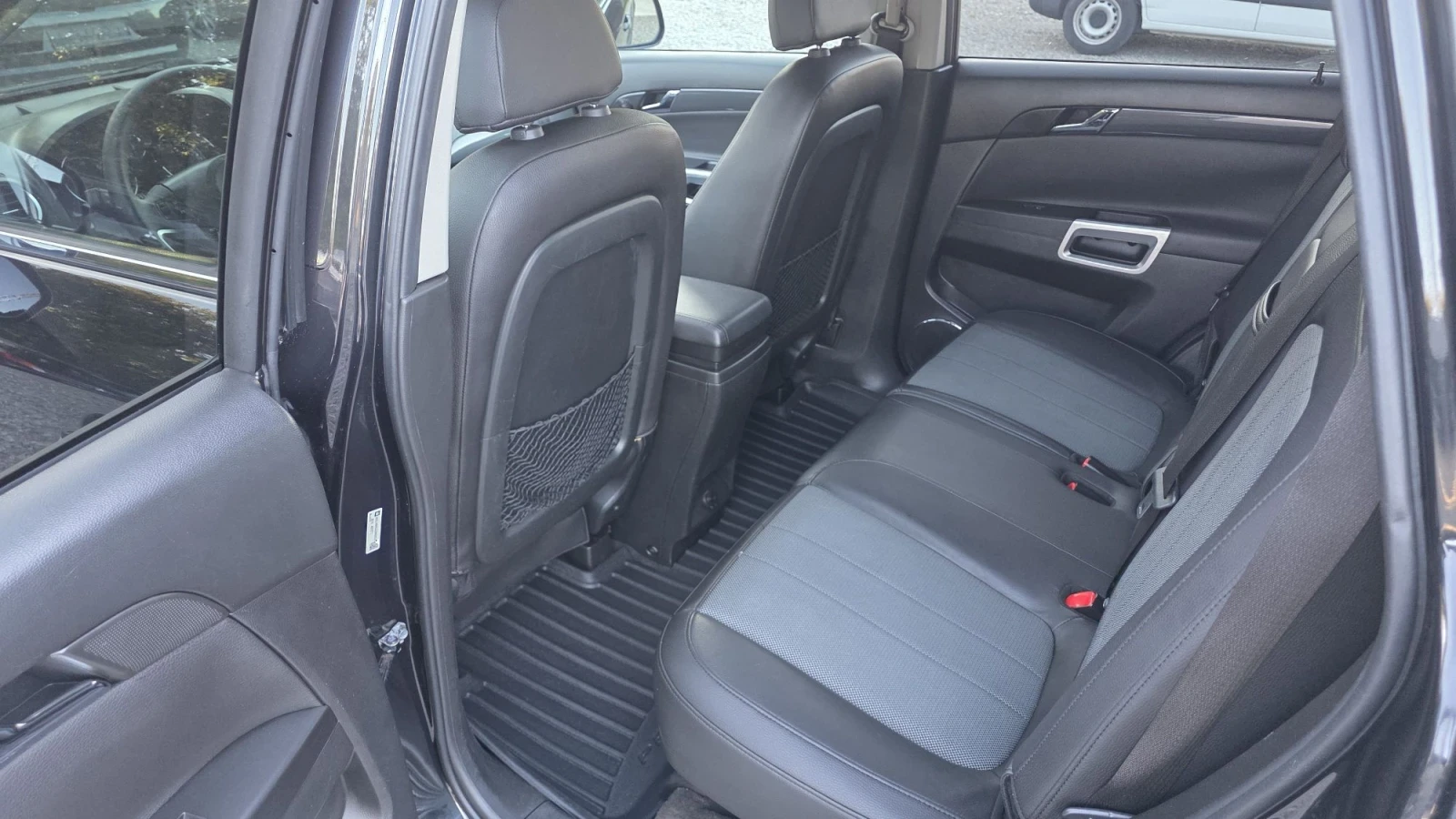 Opel Antara, снимка 11 - Автомобили и джипове - 56111225