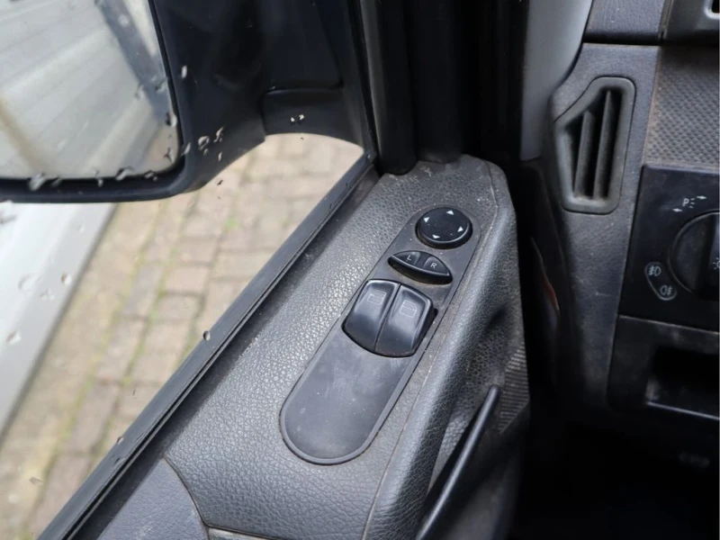 Mercedes-Benz Vito 113 CDI , снимка 4 - Бусове и автобуси - 52059879