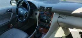 Mercedes-Benz 220 2.2, снимка 5
