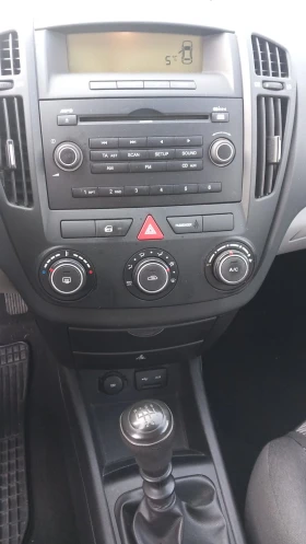 Kia Ceed 1.4i/105kc, климатик , снимка 3