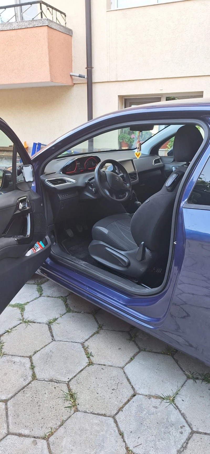 Peugeot 208, снимка 9 - Автомобили и джипове - 47014605