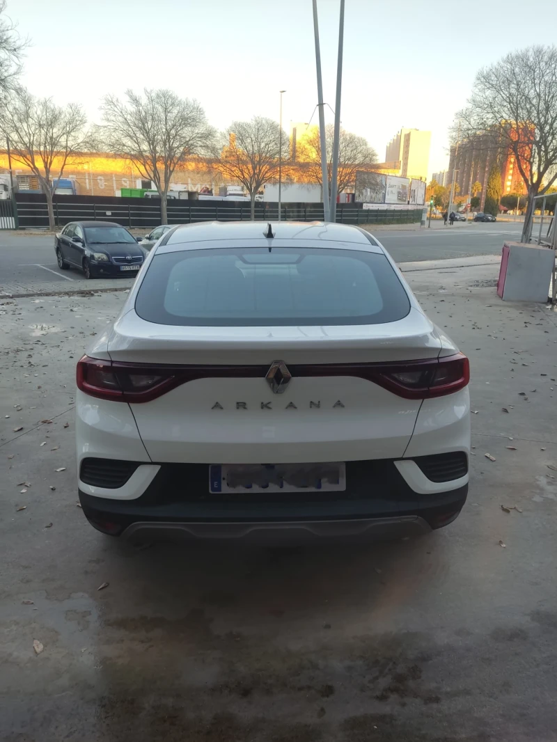 Renault Arkana 1.3 TCE мек хибрид , снимка 2 - Автомобили и джипове - 48496935