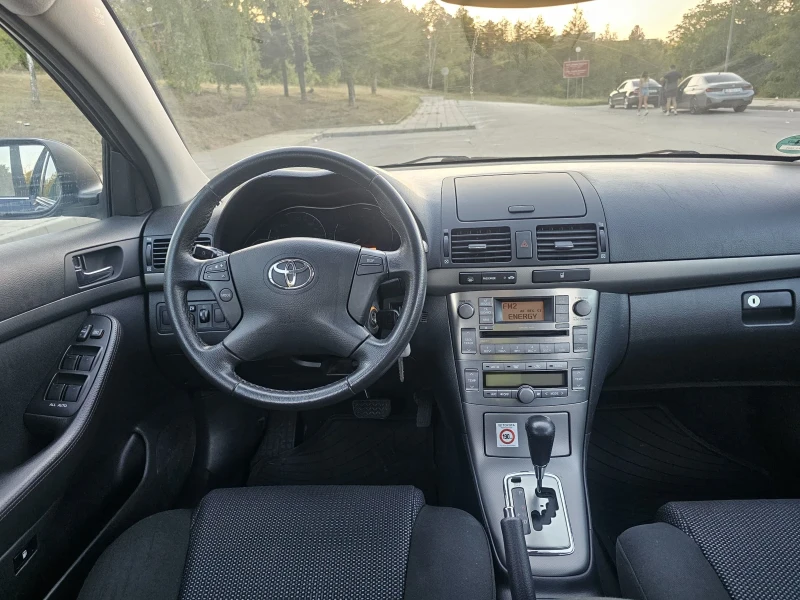 Toyota Avensis 1.8 VVTi  Автоматик, Фейслифт , снимка 9 - Автомобили и джипове - 51647149