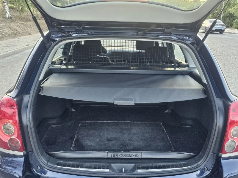 Toyota Avensis 1.8 VVTi  Автоматик, Фейслифт , снимка 13 - Автомобили и джипове - 51647149
