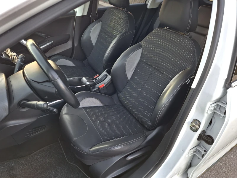 Peugeot 2008 1.6hdi 115к.с. 6 скор. Allure кожа панорама, снимка 12 - Автомобили и джипове - 52448771
