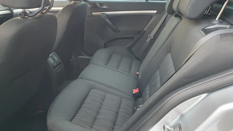 Skoda Octavia 1.8T 160кс DSG 7 , снимка 12 - Автомобили и джипове - 53047611