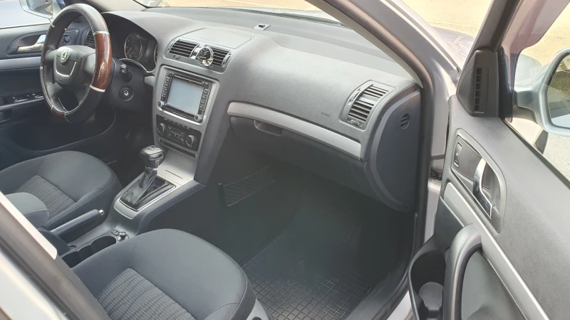 Skoda Octavia 1.8T 160кс DSG 7 , снимка 11 - Автомобили и джипове - 53047611