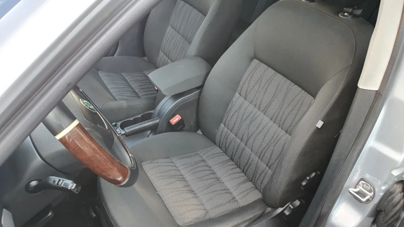 Skoda Octavia 1.8T 160кс DSG 7 , снимка 10 - Автомобили и джипове - 53047611