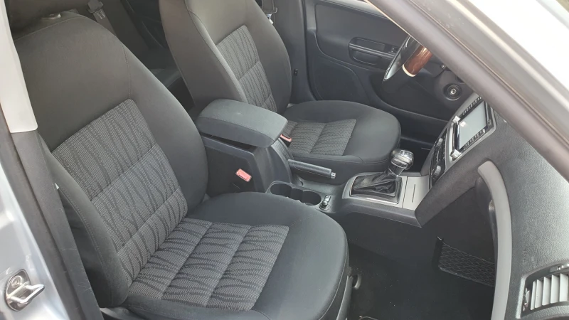 Skoda Octavia 1.8T 160кс DSG 7 , снимка 16 - Автомобили и джипове - 53047611