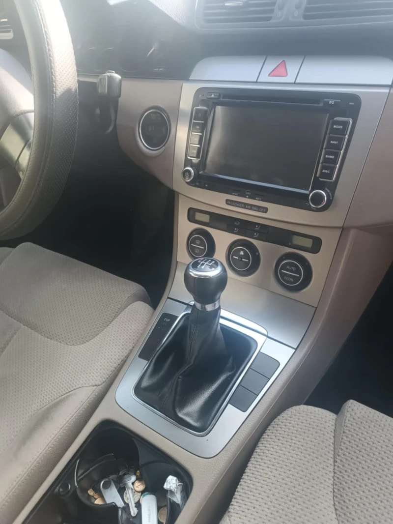 VW Passat 2.0 TDI, снимка 4 - Автомобили и джипове - 53205036