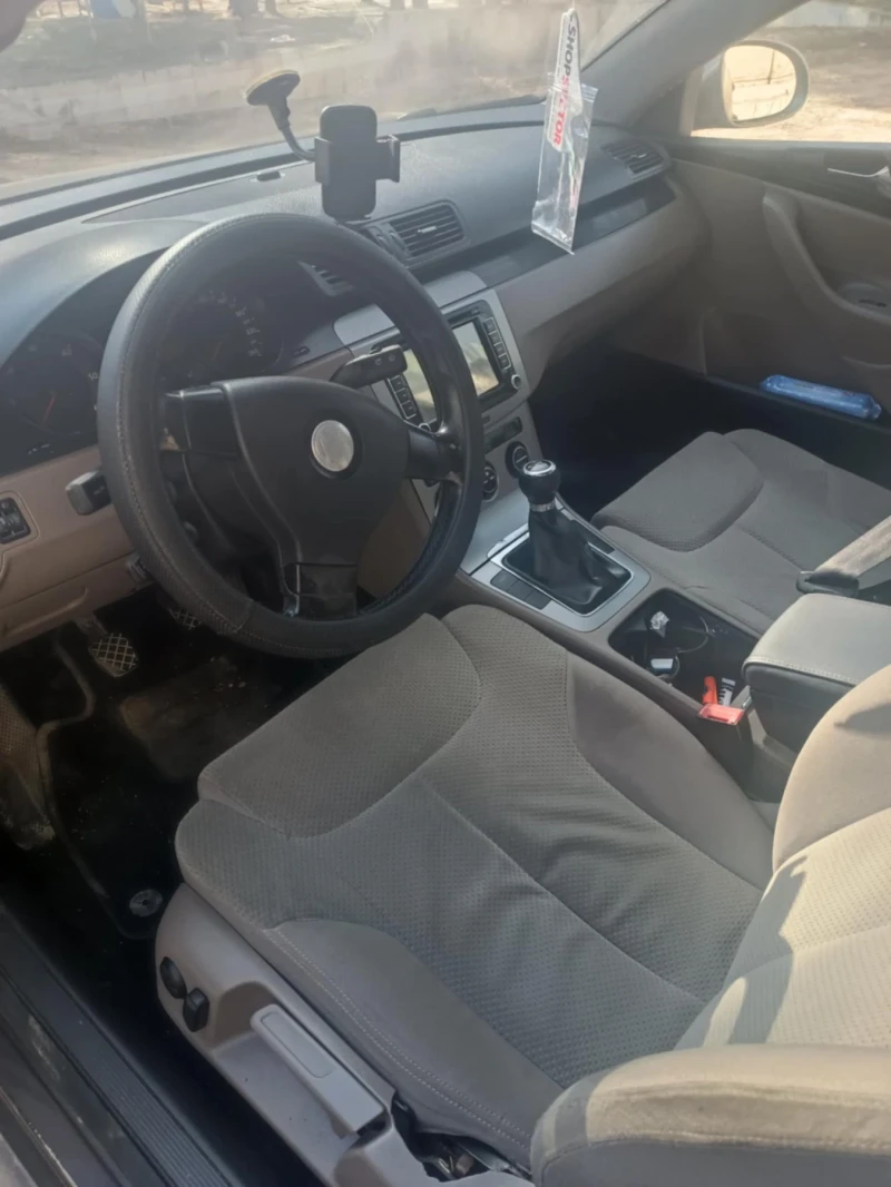 VW Passat 2.0 TDI, снимка 2 - Автомобили и джипове - 53205036