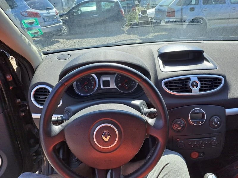 Renault Clio 1.5 DCI, снимка 5 - Автомобили и джипове - 47602502