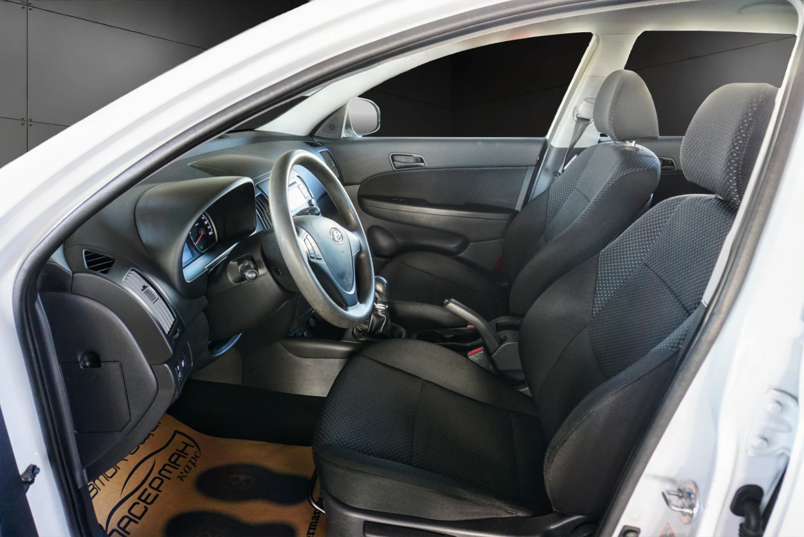 Hyundai I30 SW 1.4I CLASSIC - изображение 8