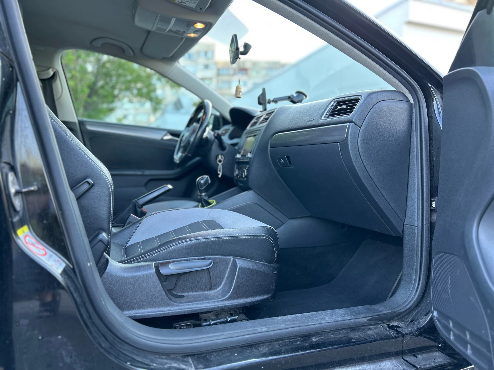 VW Jetta MK6 - изображение 10